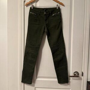 ⭐️$5, spend over $20 - Forever 21 Denim edgy skinny jeans in forest green